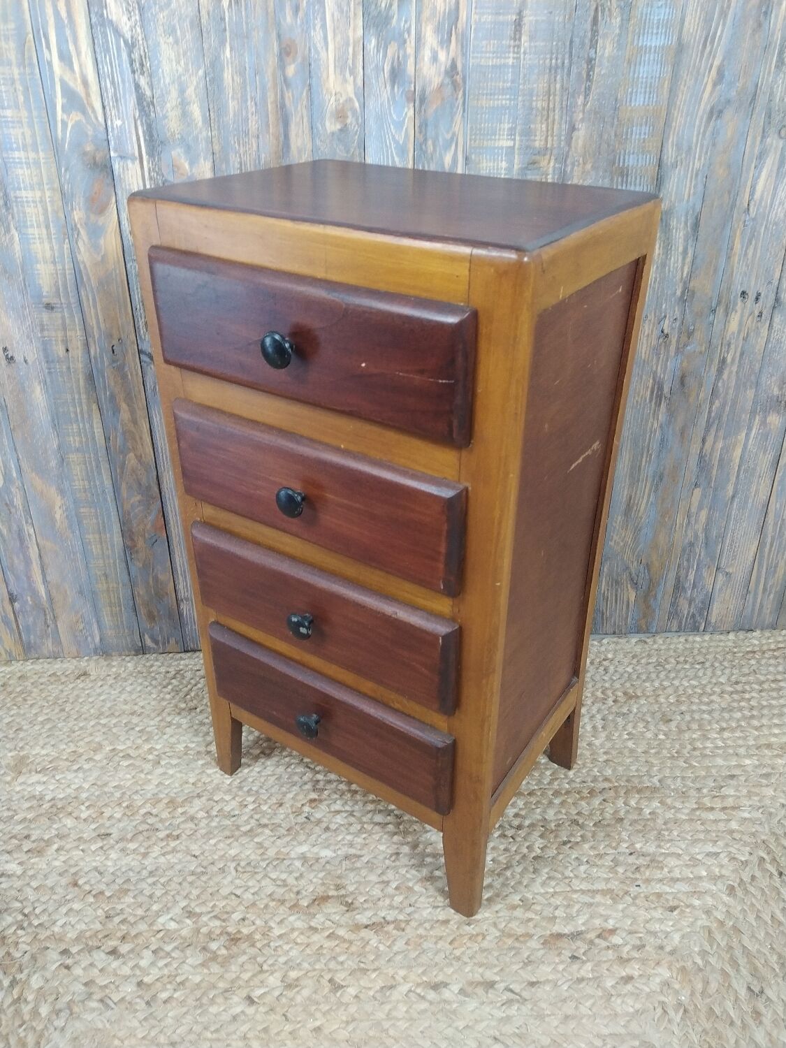 Wooden chest of drawers