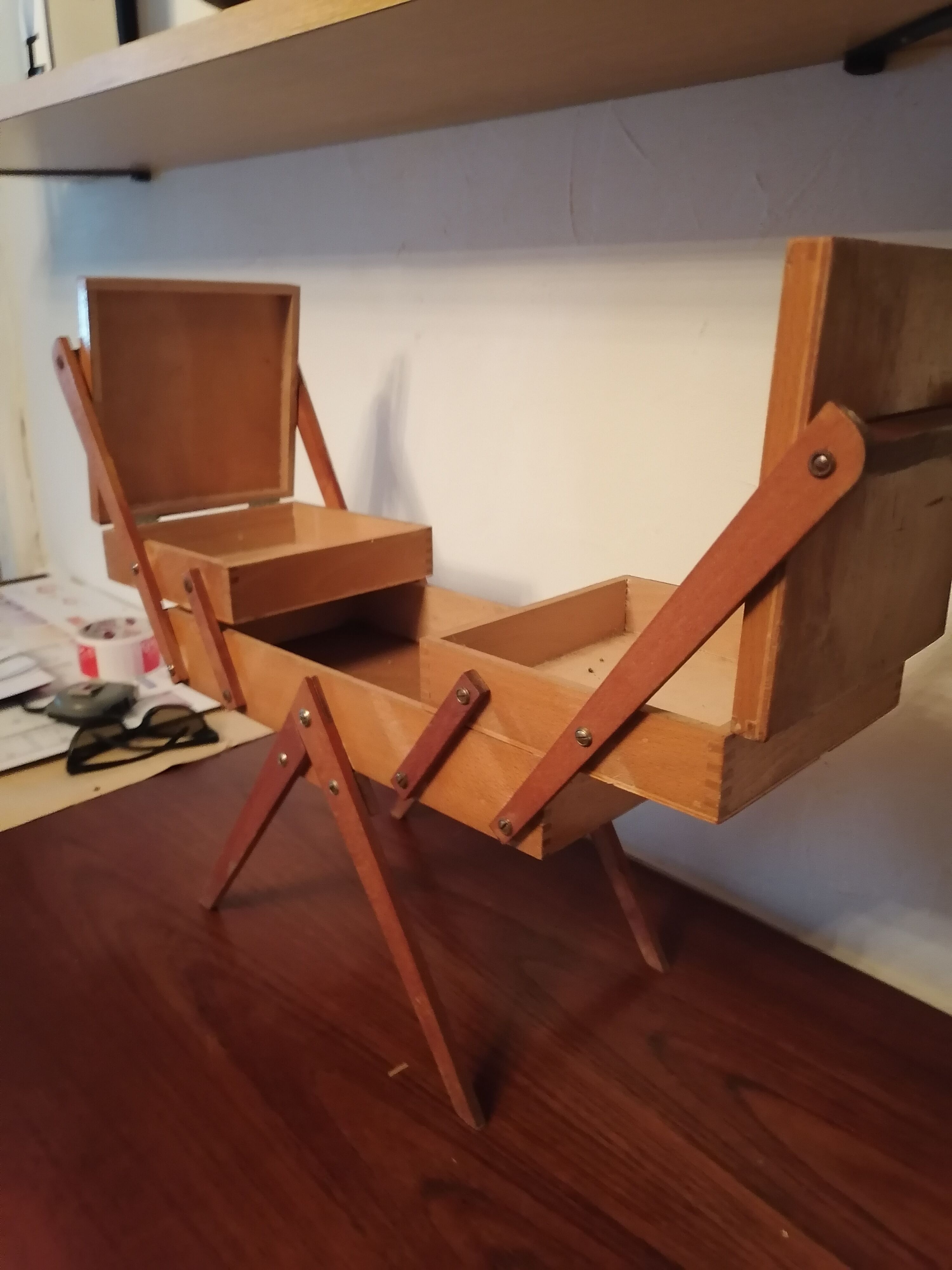 Worker year 50 60 70 toy child wood