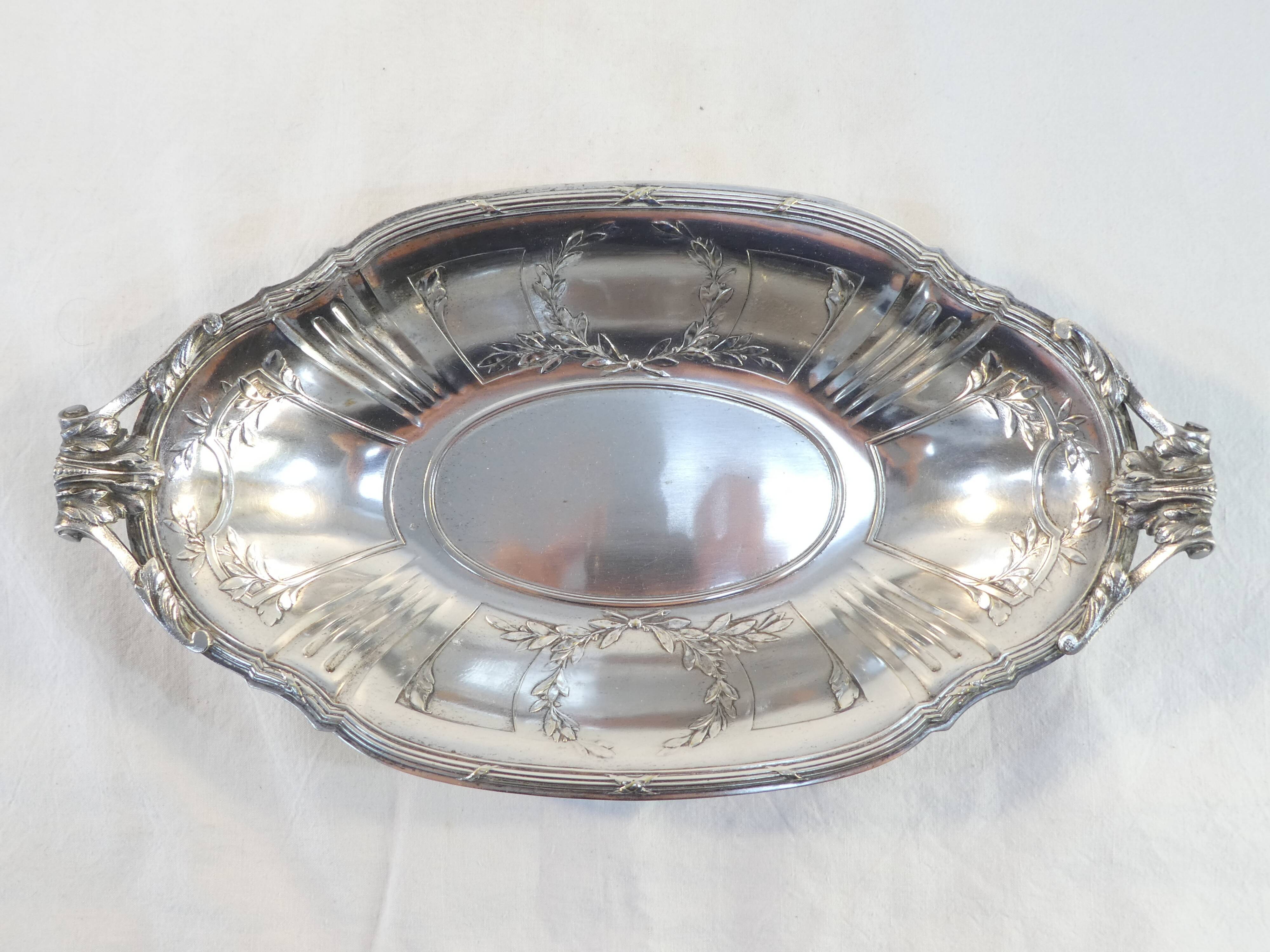 Old basket or bread basket in Silver Metal