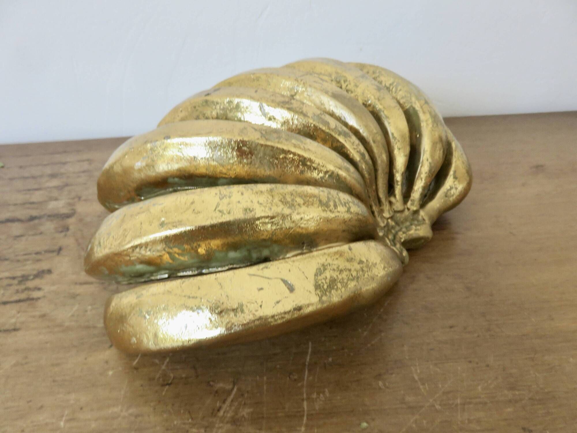 Vide poche "bananes" en résine dorée, années 80-90