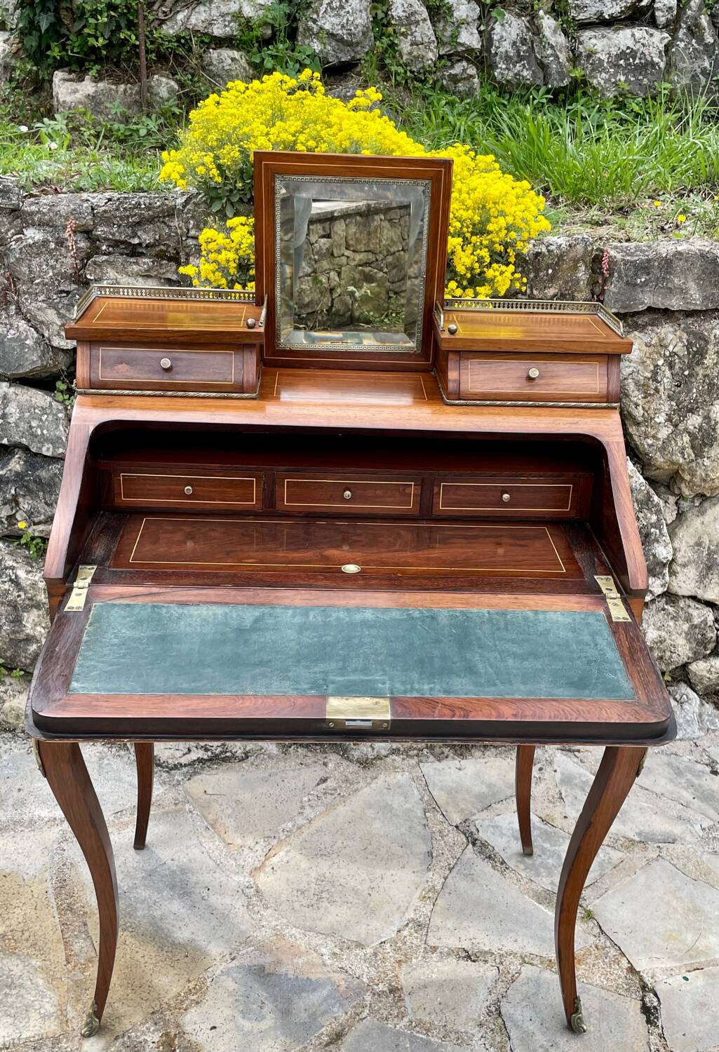 Petit bureau de Dame de style Louis XV époque XIXeme siècle