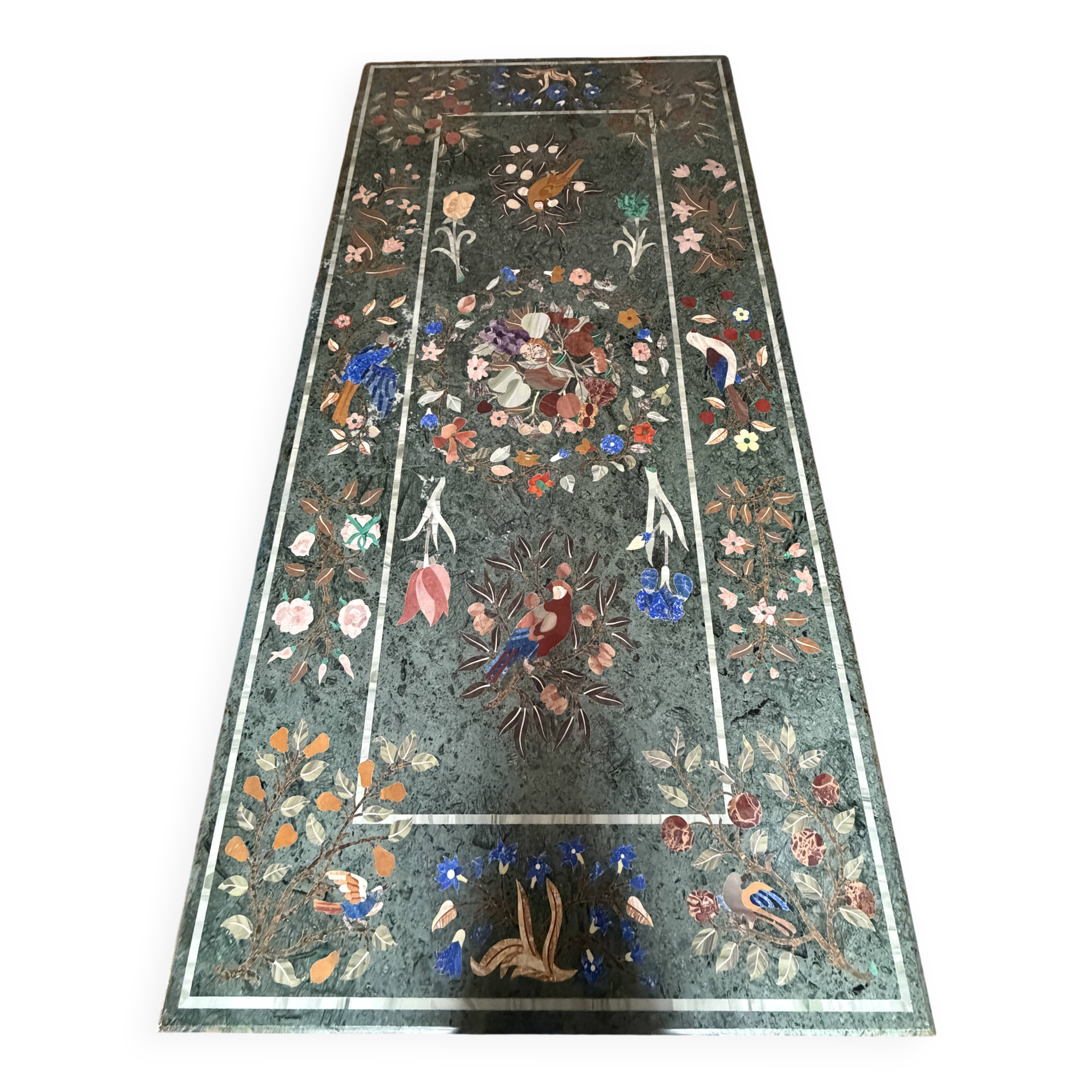 Table d’exception en marbre vert incrusté de pierres – Pietra Dura d’Agra