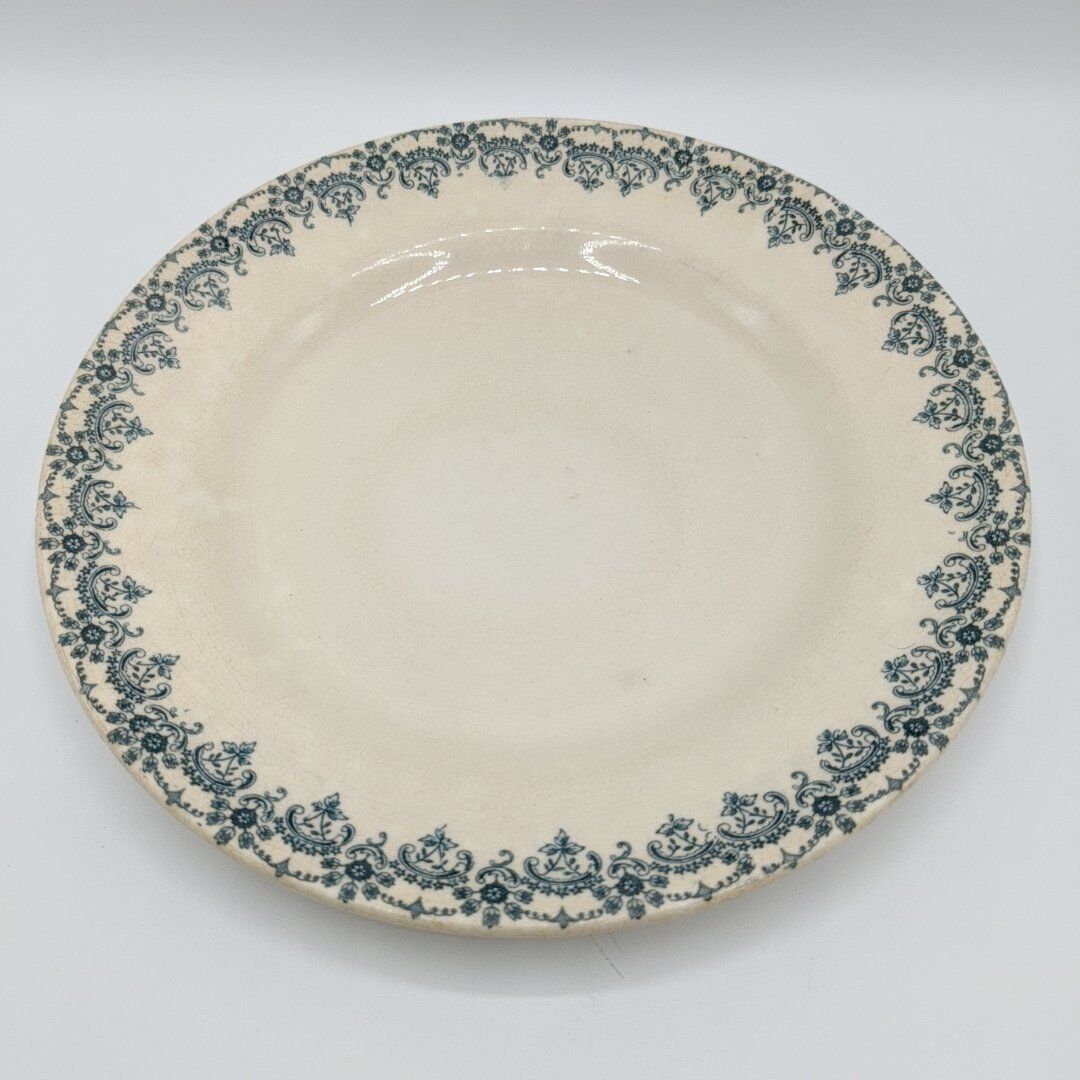 Flat plates in faience Land of Fer Choisy Le Roi, year 50, dark blue décor