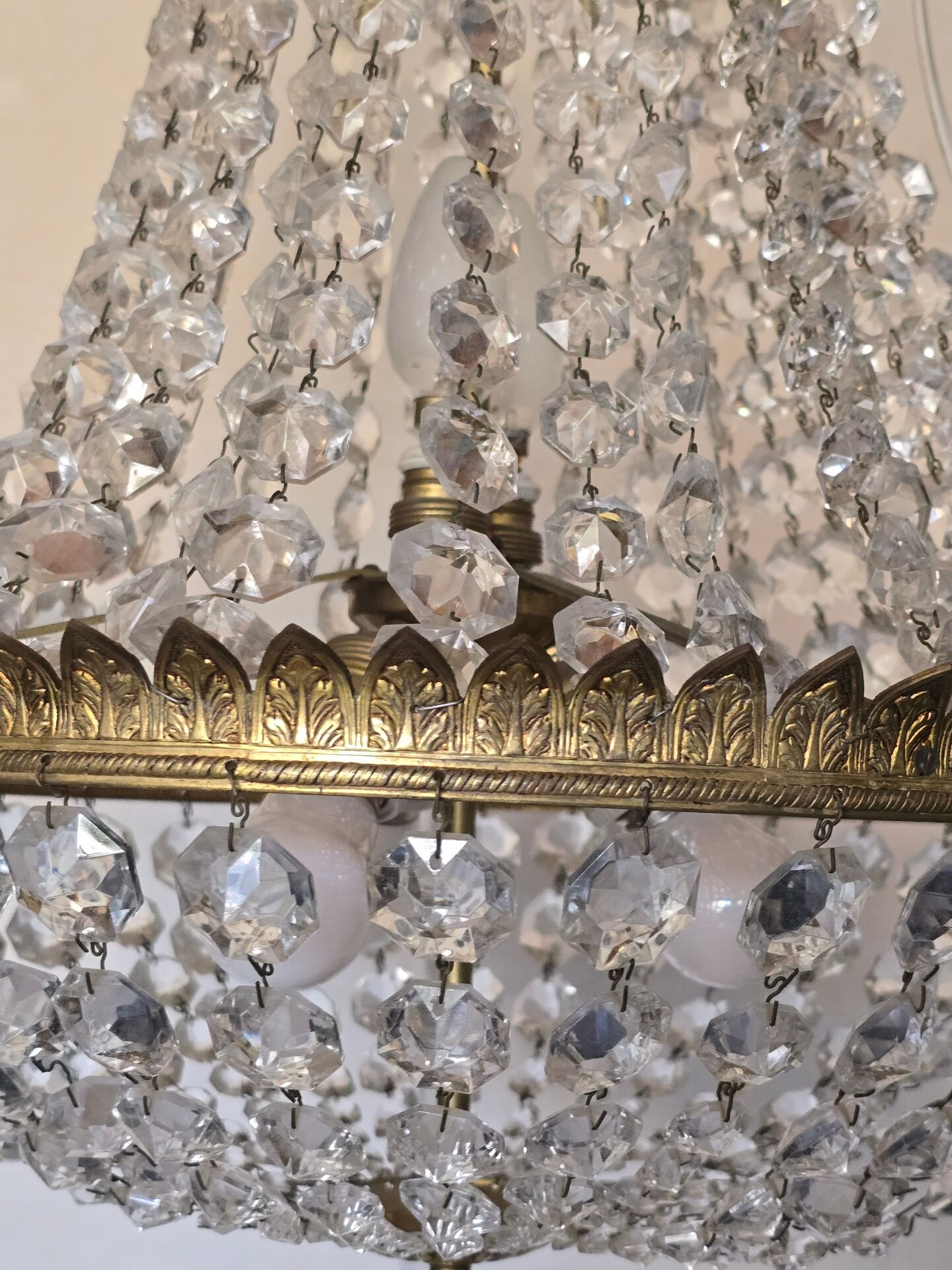 Large balloon chandelier with 5 lights