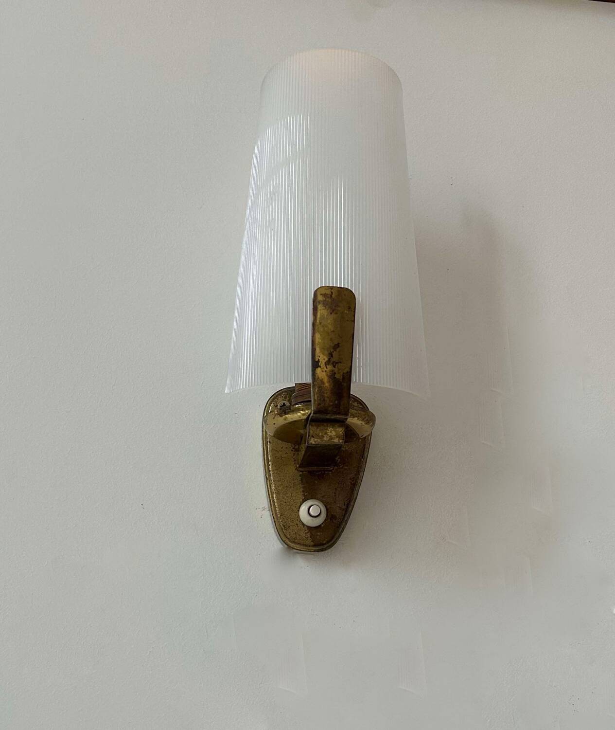 Applique vintage laiton et Perspex, Italie 1960