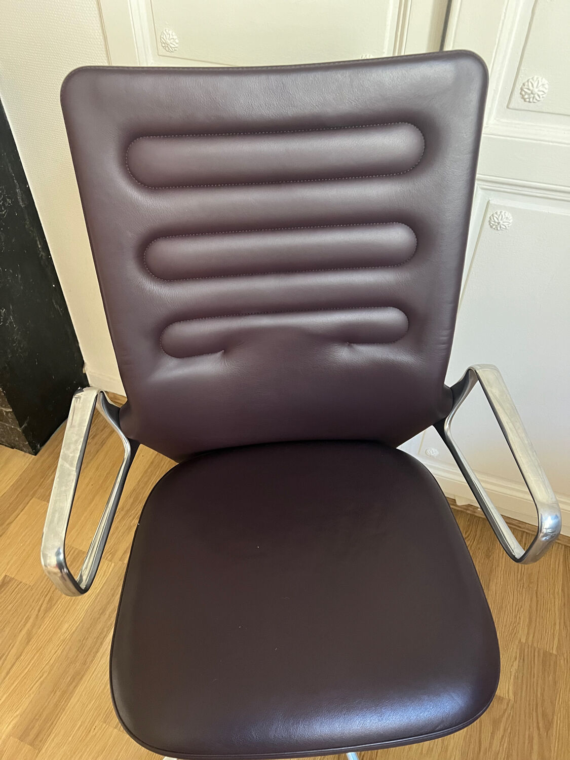 Office chair - Vitra EA119