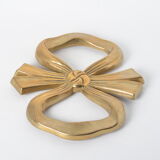 Brass knot shaped trivety