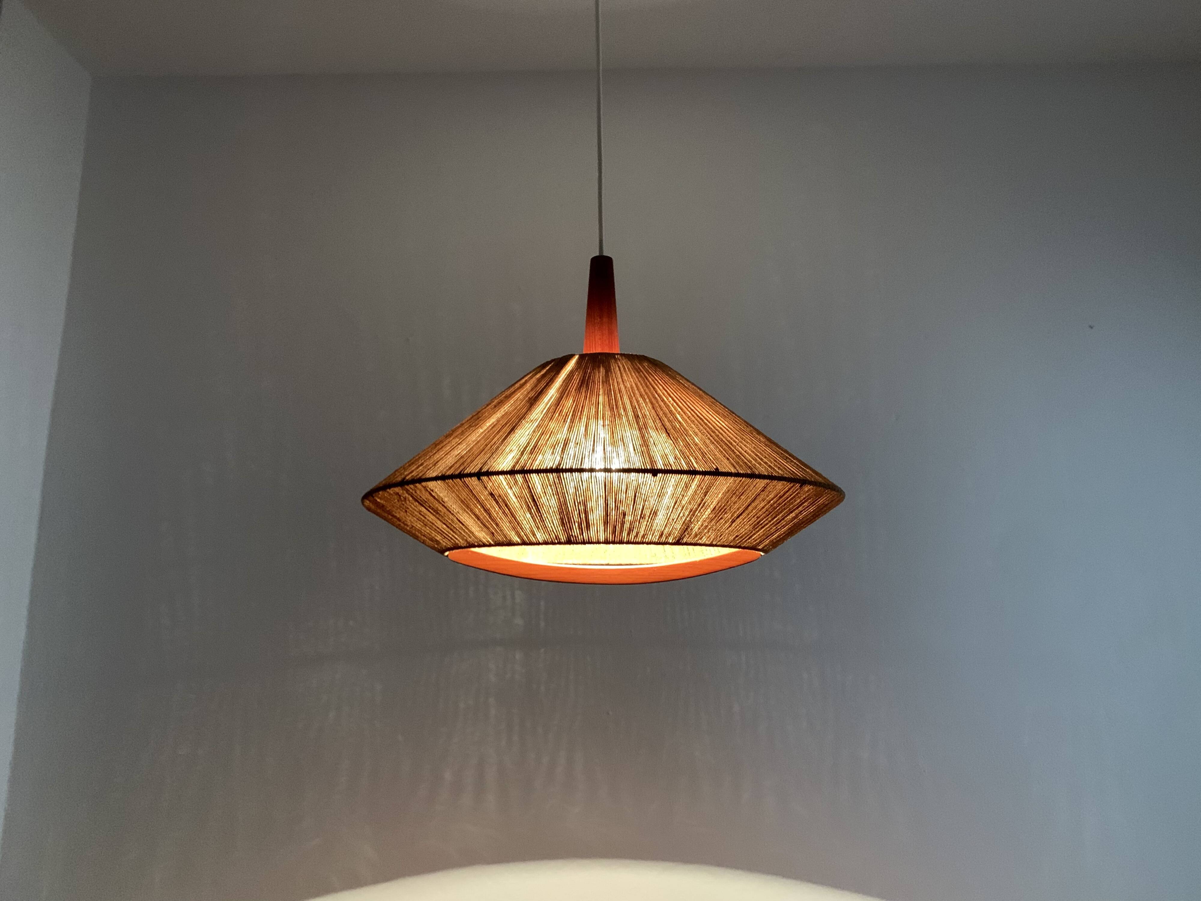 Suspension en teck et en raffia Bast par Temde