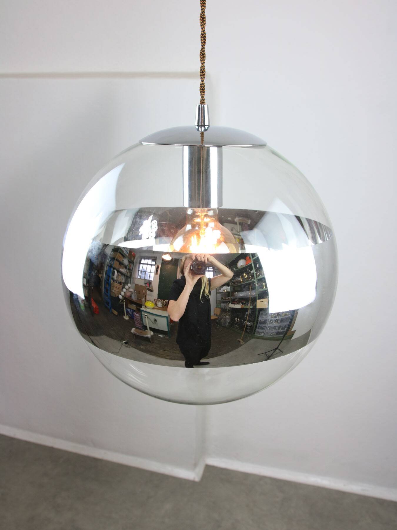 Suspension sphère vintage en verre et chrome, italie, 90s