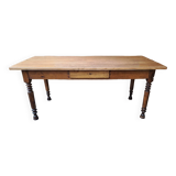 Farm table