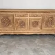 Buffet en bois massif mouluré