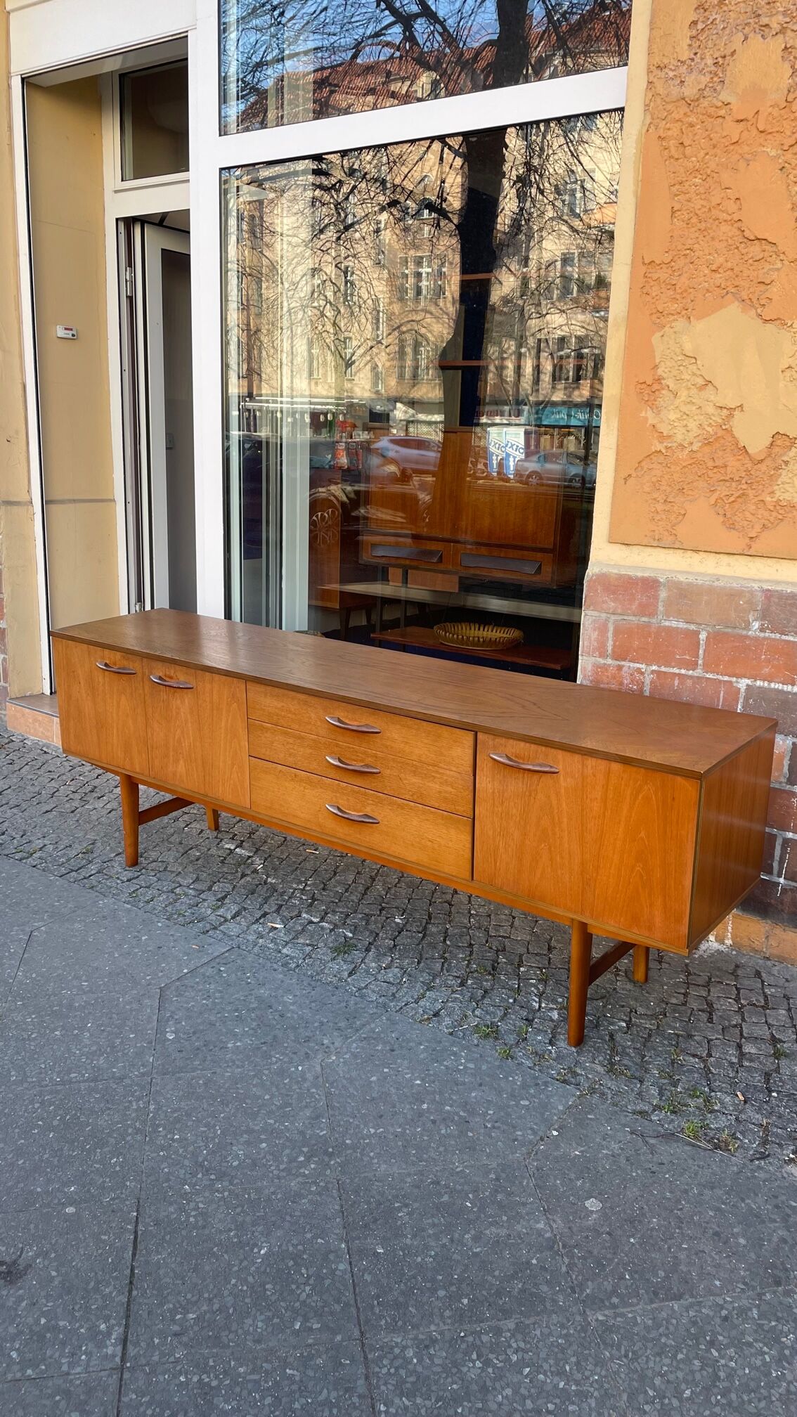 Teak row from the 60s Avalon edition