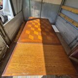 Extendable dining table