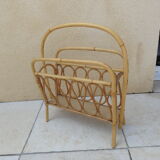 Porte revue en rotin