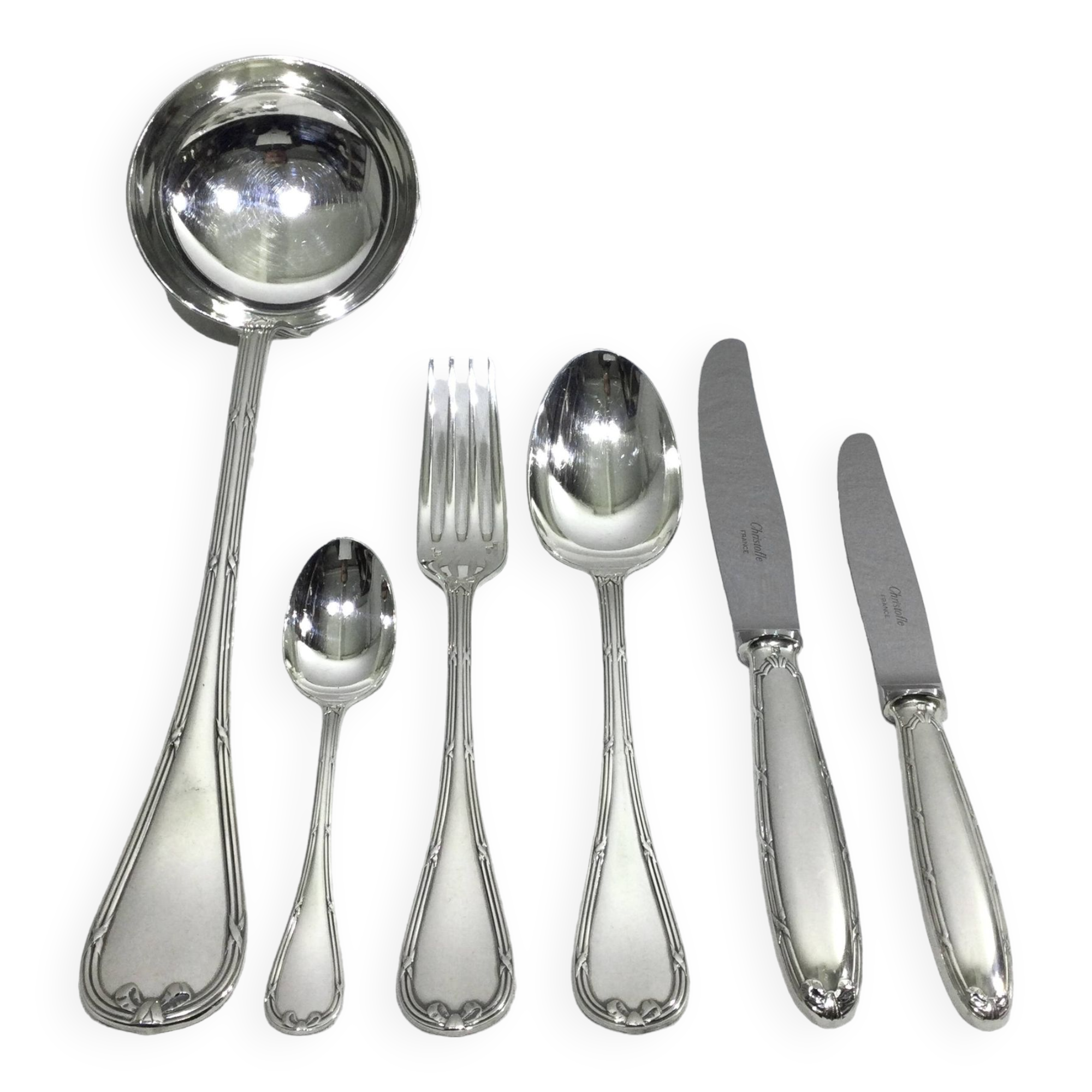 Christofle - Ménagère 61 pièces Rubans Croisés Métal Argenté