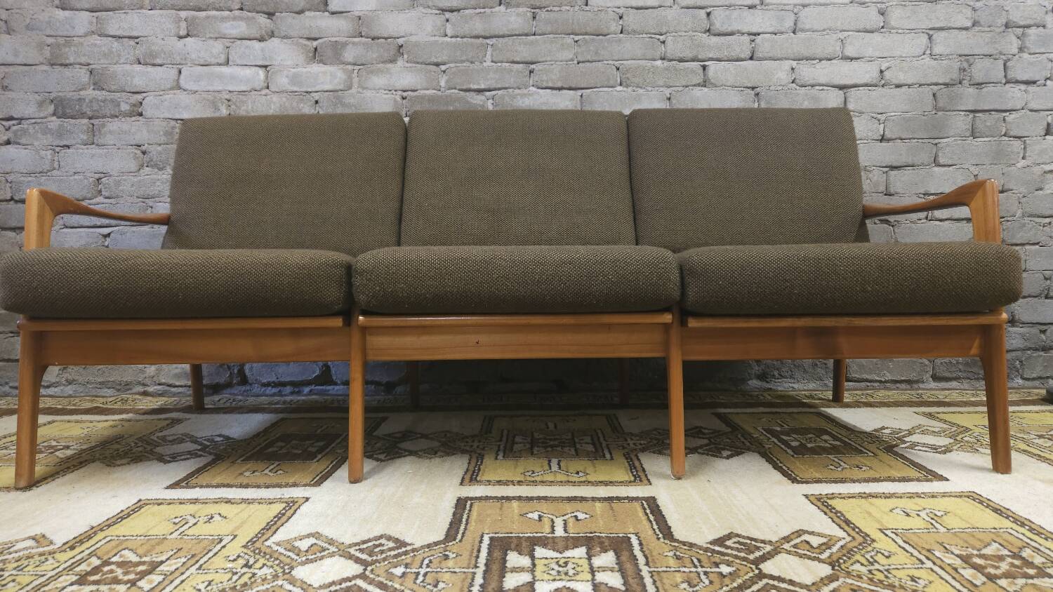 Canapé scandinave 3 places année 1960