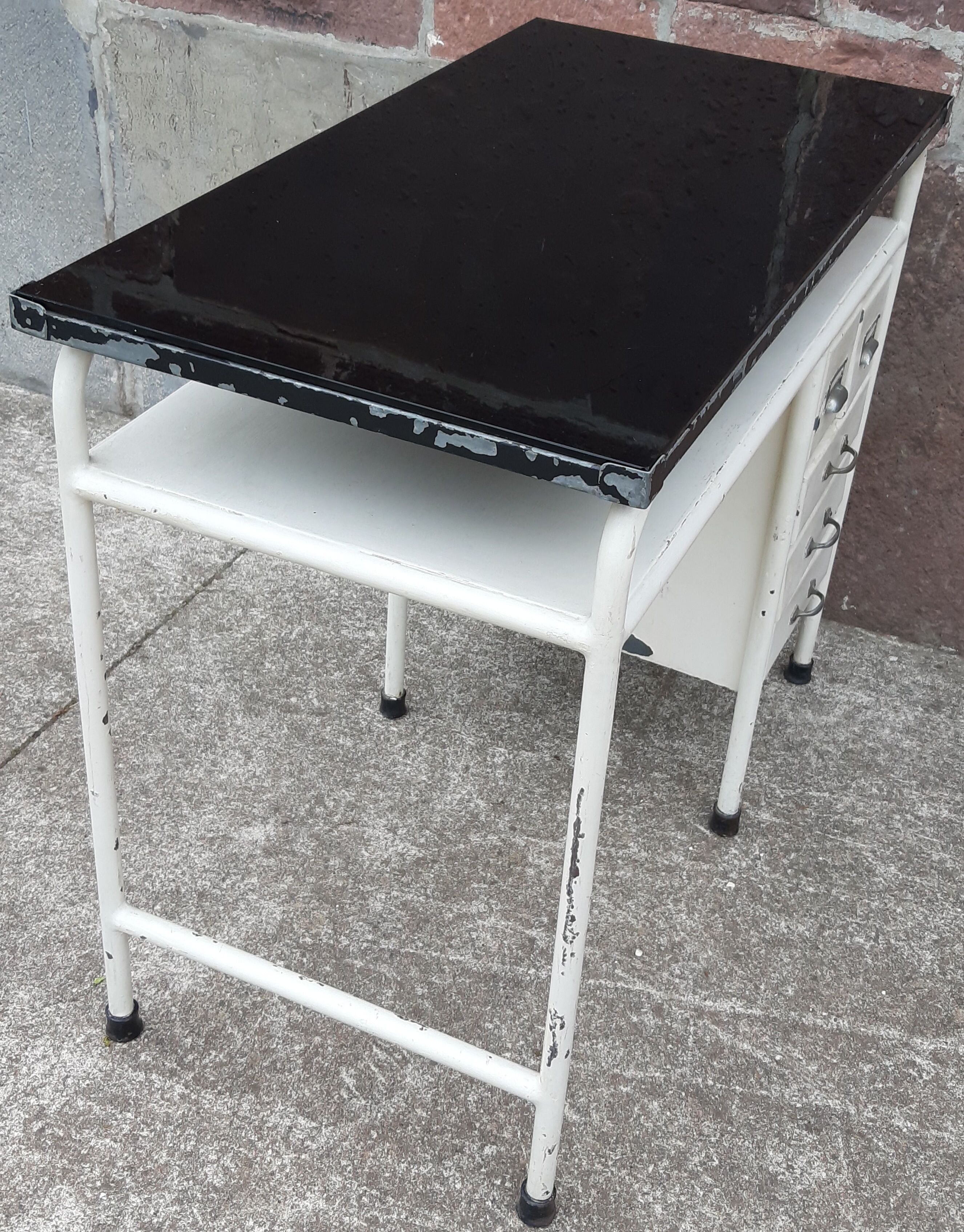 Medeckn office year 40/ 50