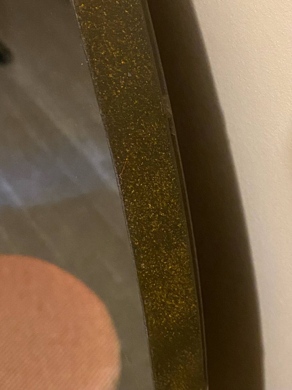 Round mirror