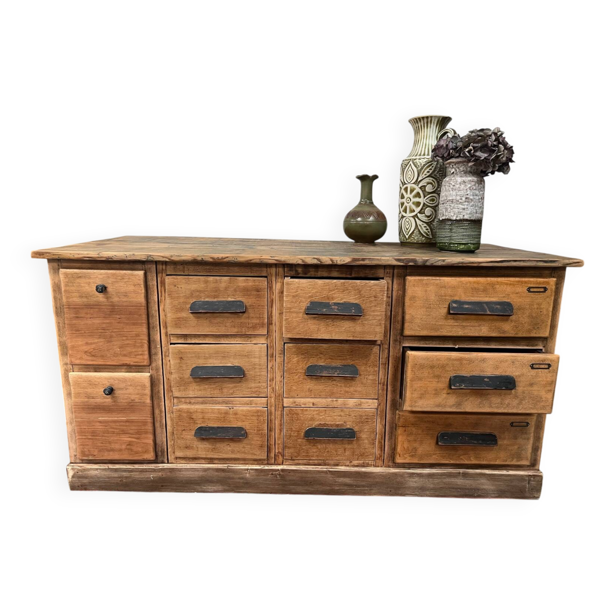 Ancien meuble de droguerie