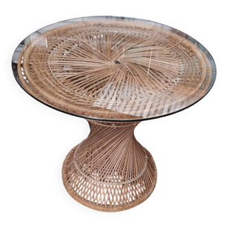 Table basse en rotin, dessus en verre