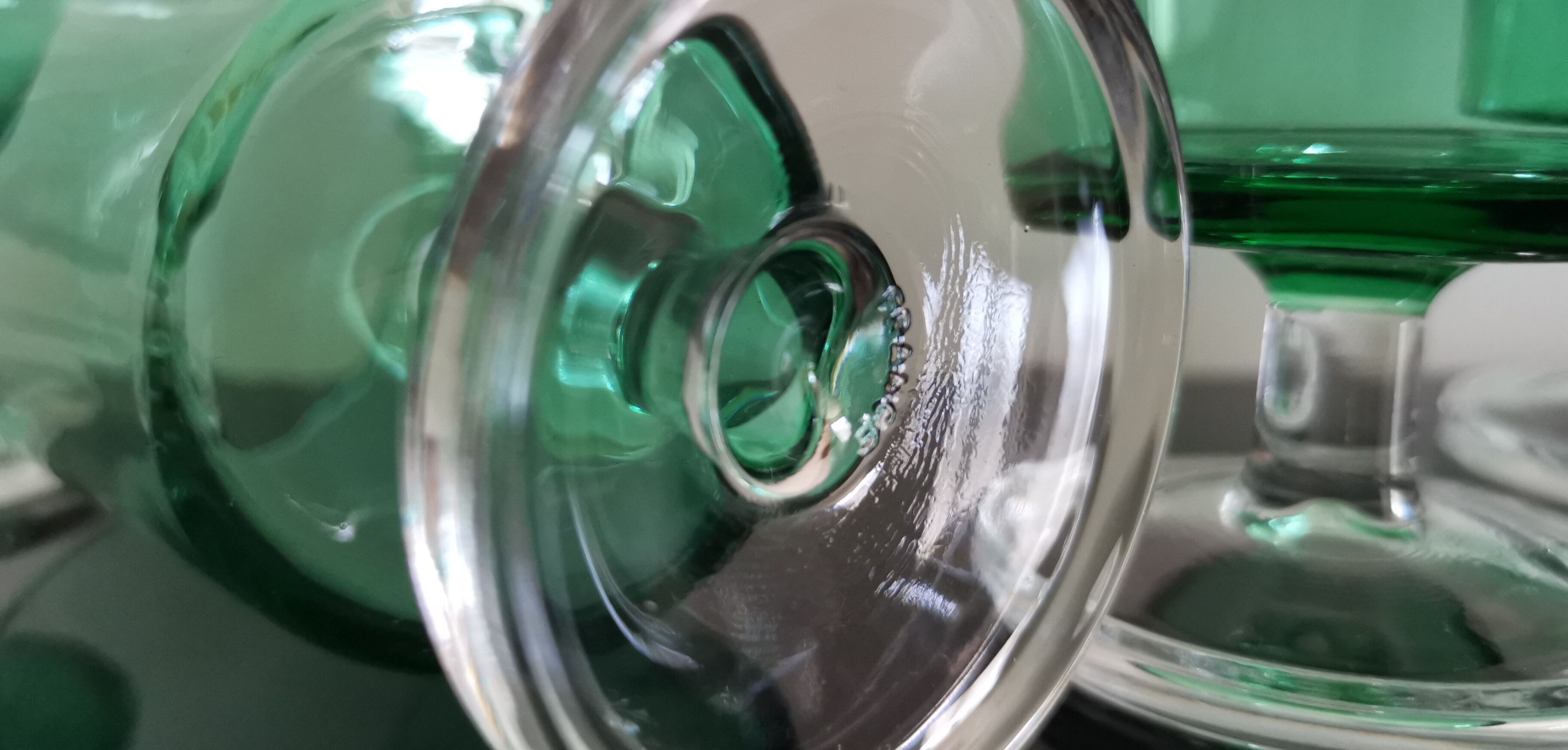 Set of 8 vintage emerald green cavalier luminarc wine glasses