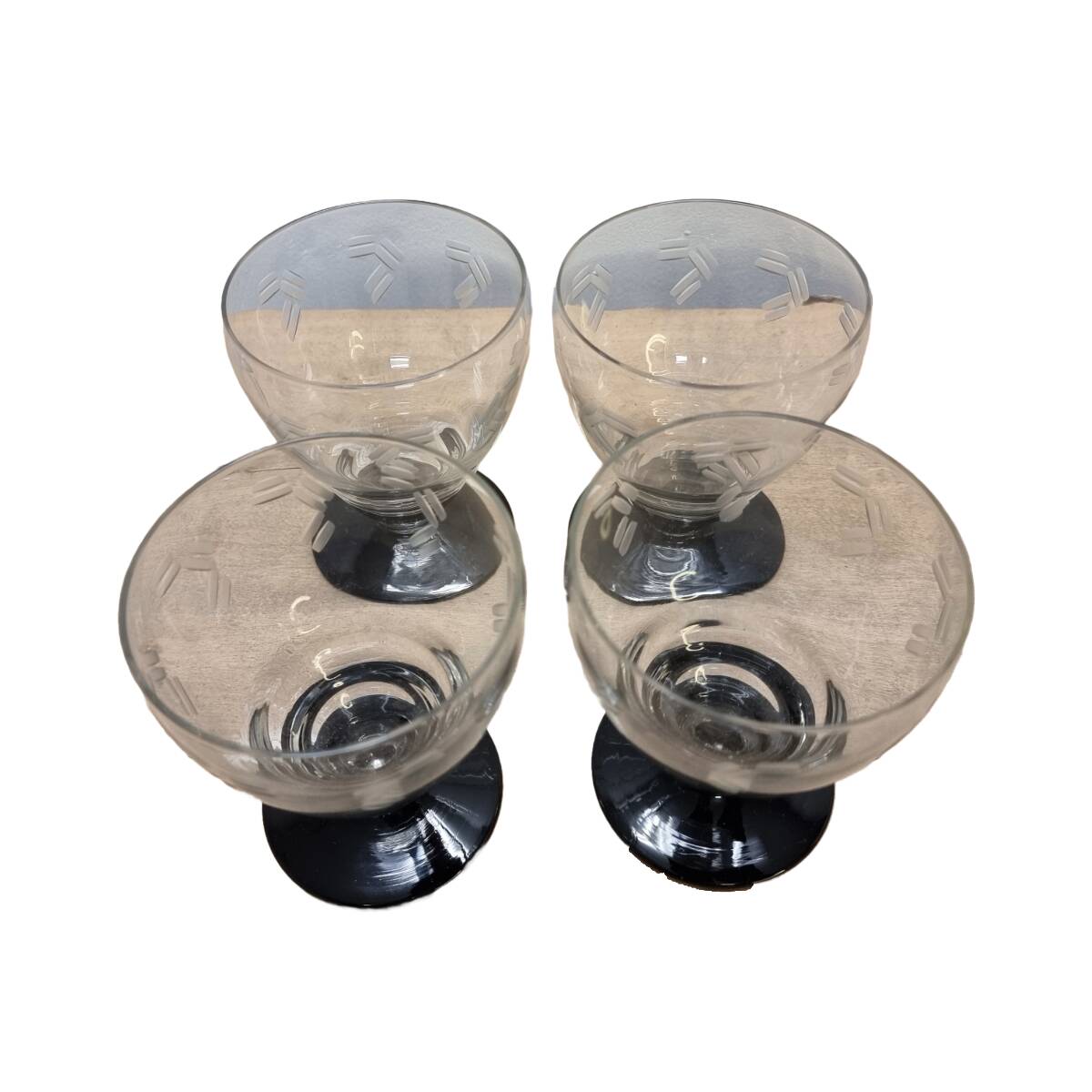 Set Of 4 Art Deco Wine Glasses With Black Base, 1930s