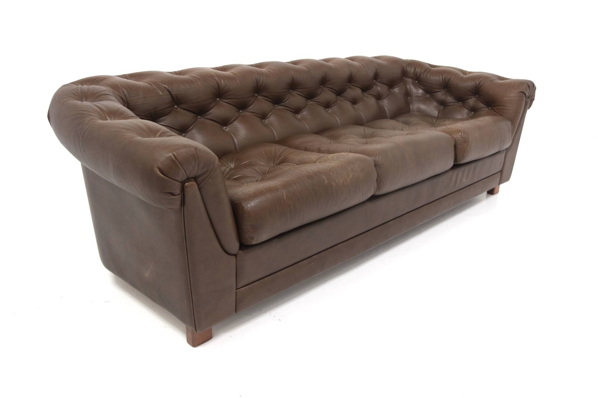 Vintage "Chesterfield" leather sofa, Sweden, 1970s