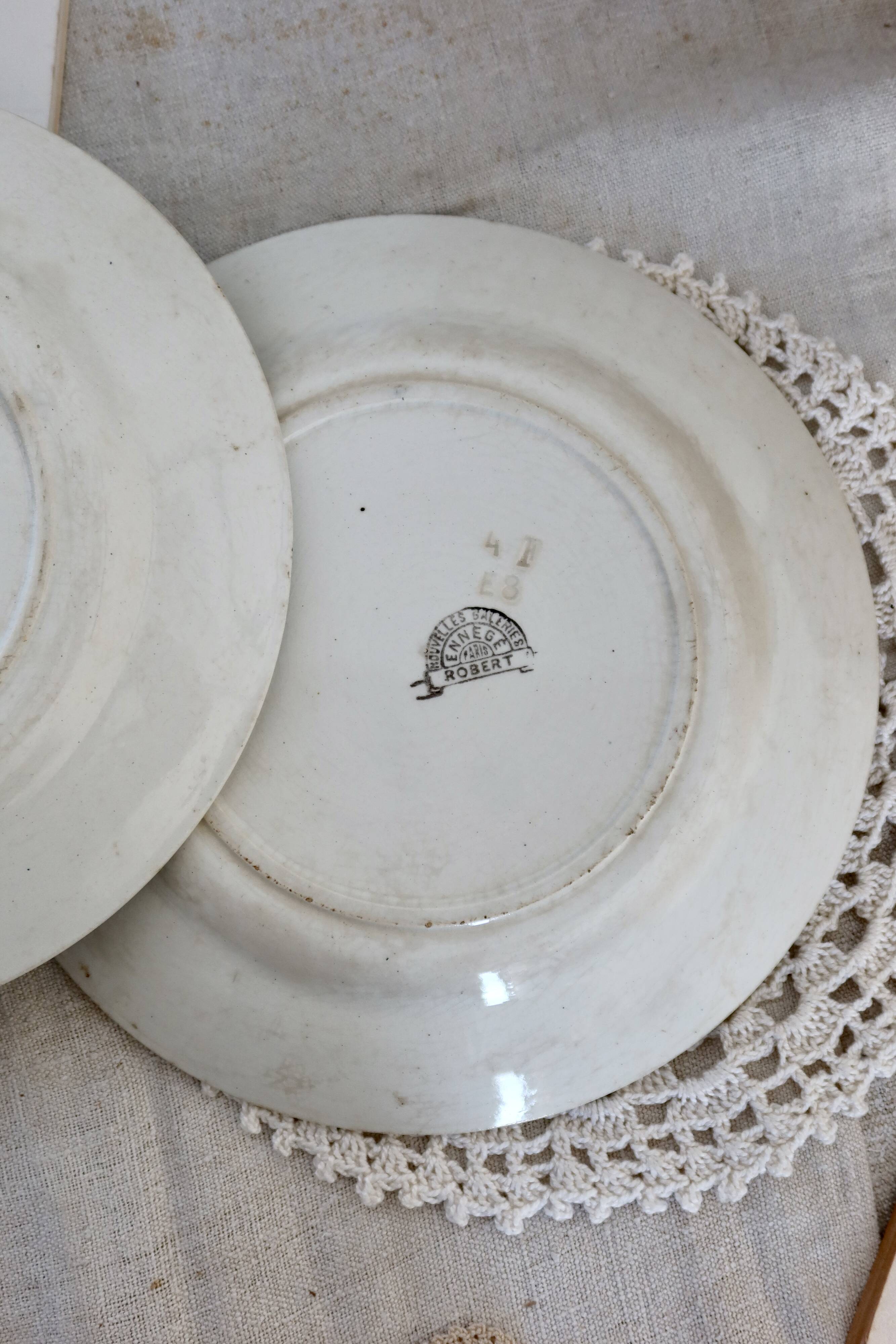 6 flat iron earth plates Nouvelles Galeries Ennegé Paris Robert model 1930s