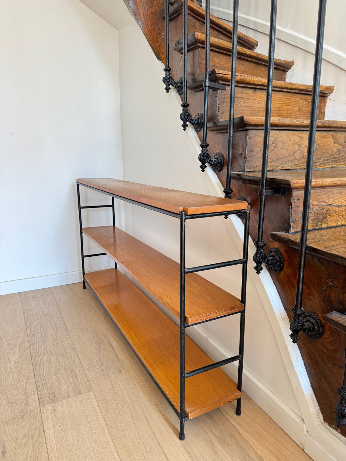 Étagère vintage bois et métal noir