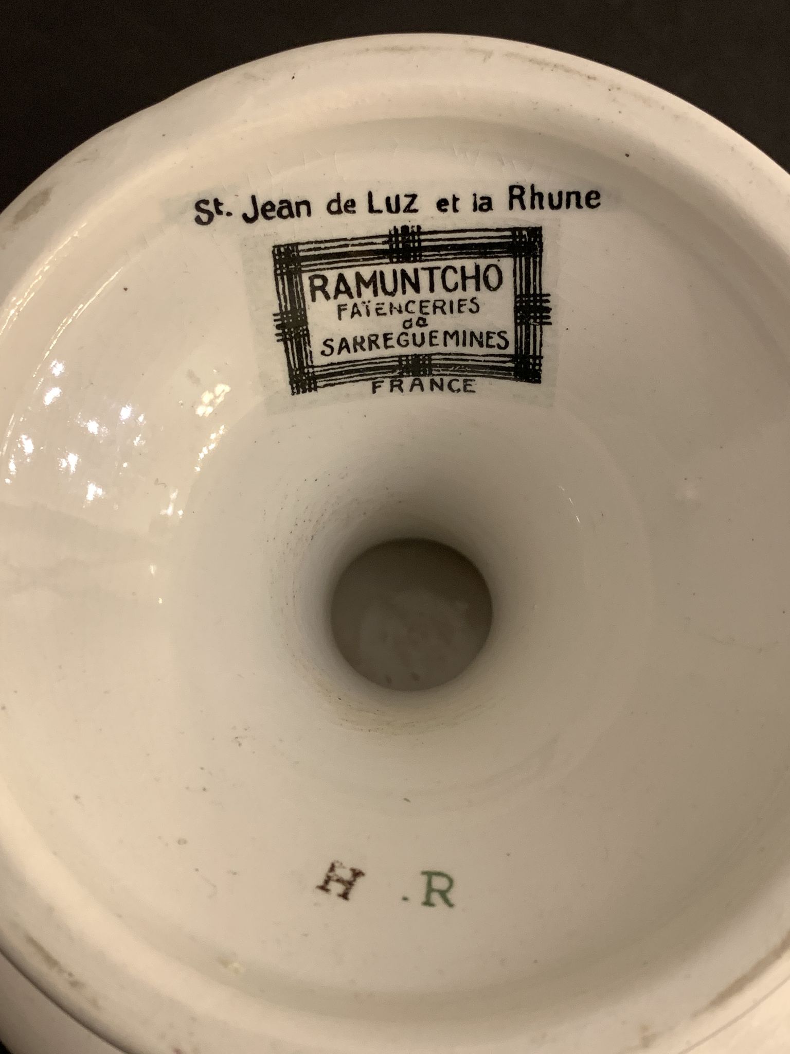 Compotier Sarreguemines Ramuntcho, view of the Basque Country, Saint Jean de Luz and the Rhune