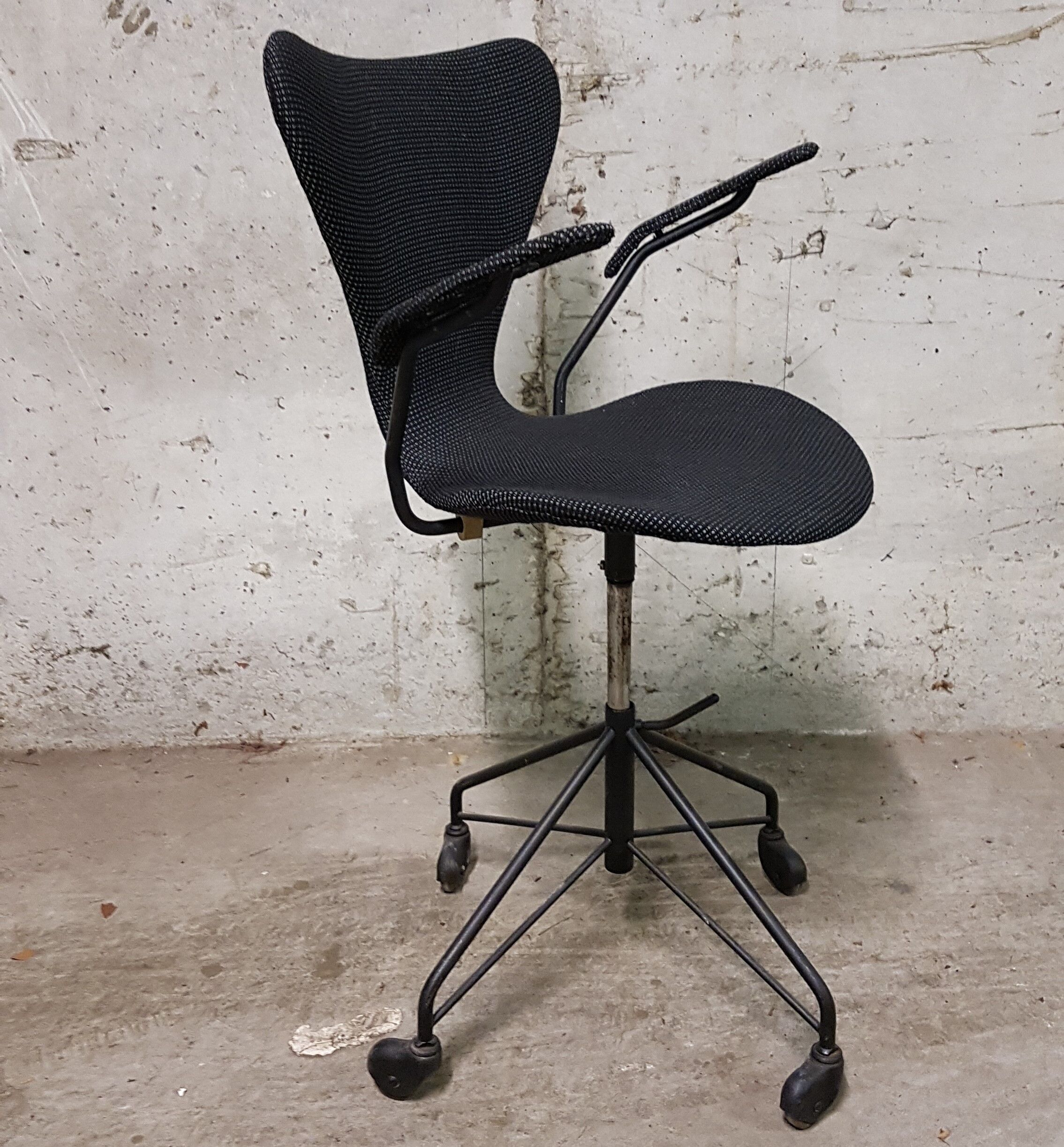 Office Chair "series 7" to arms, Arne JACOBSEN - 1963