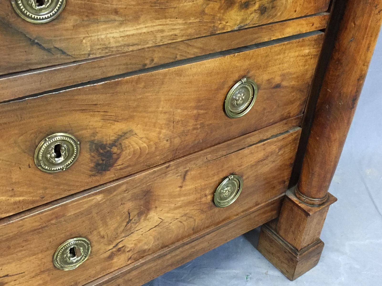 Commode époque empire début xixème en noyer