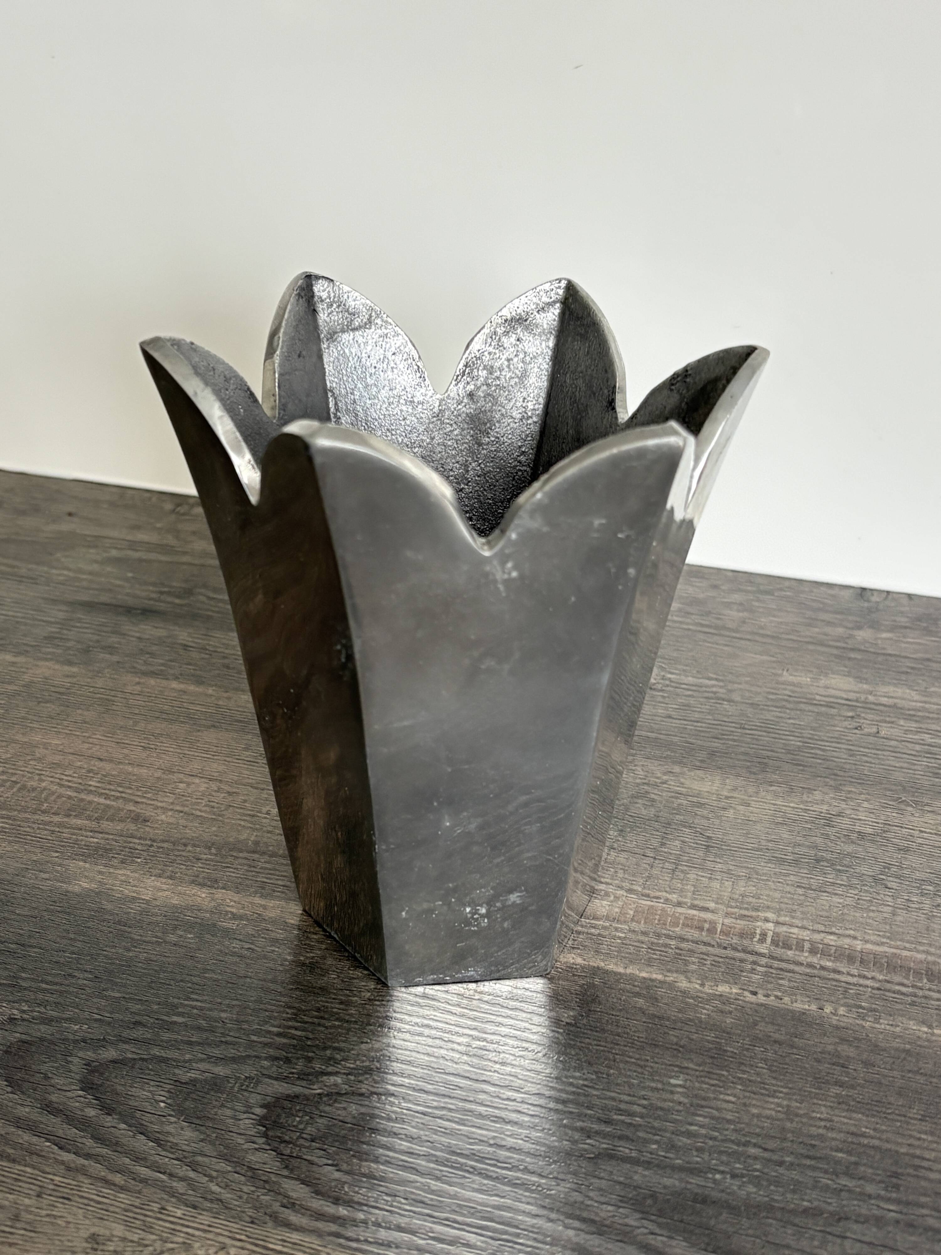 Tulip Vase Habitat – 90s Vintage Design