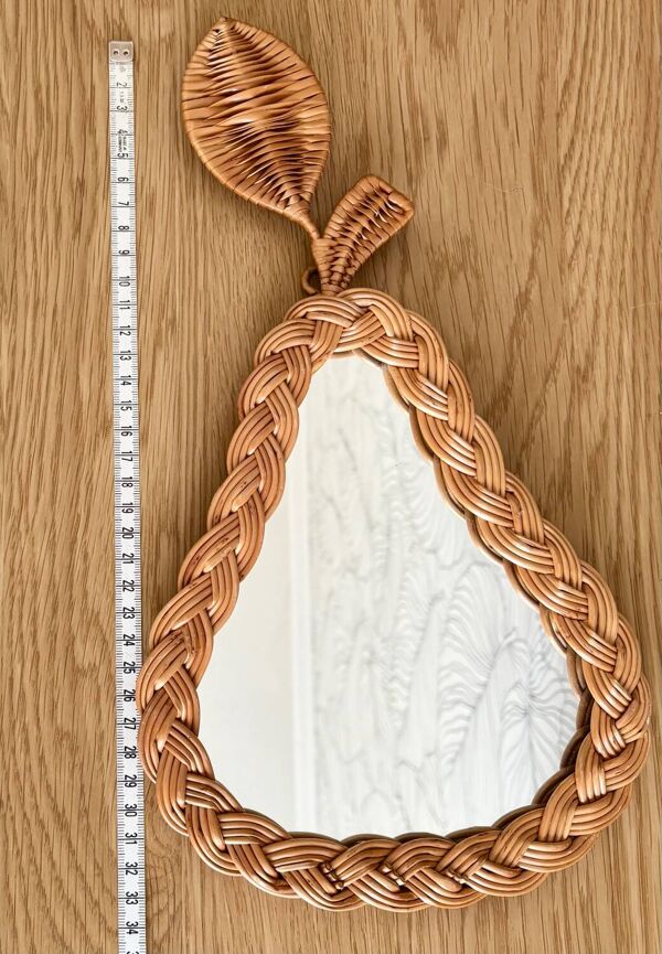 Miroir en osier tressé forme poire
