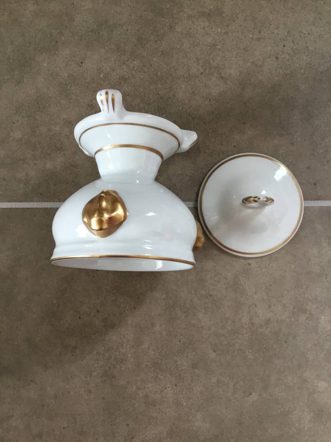 White porcelain covered pot