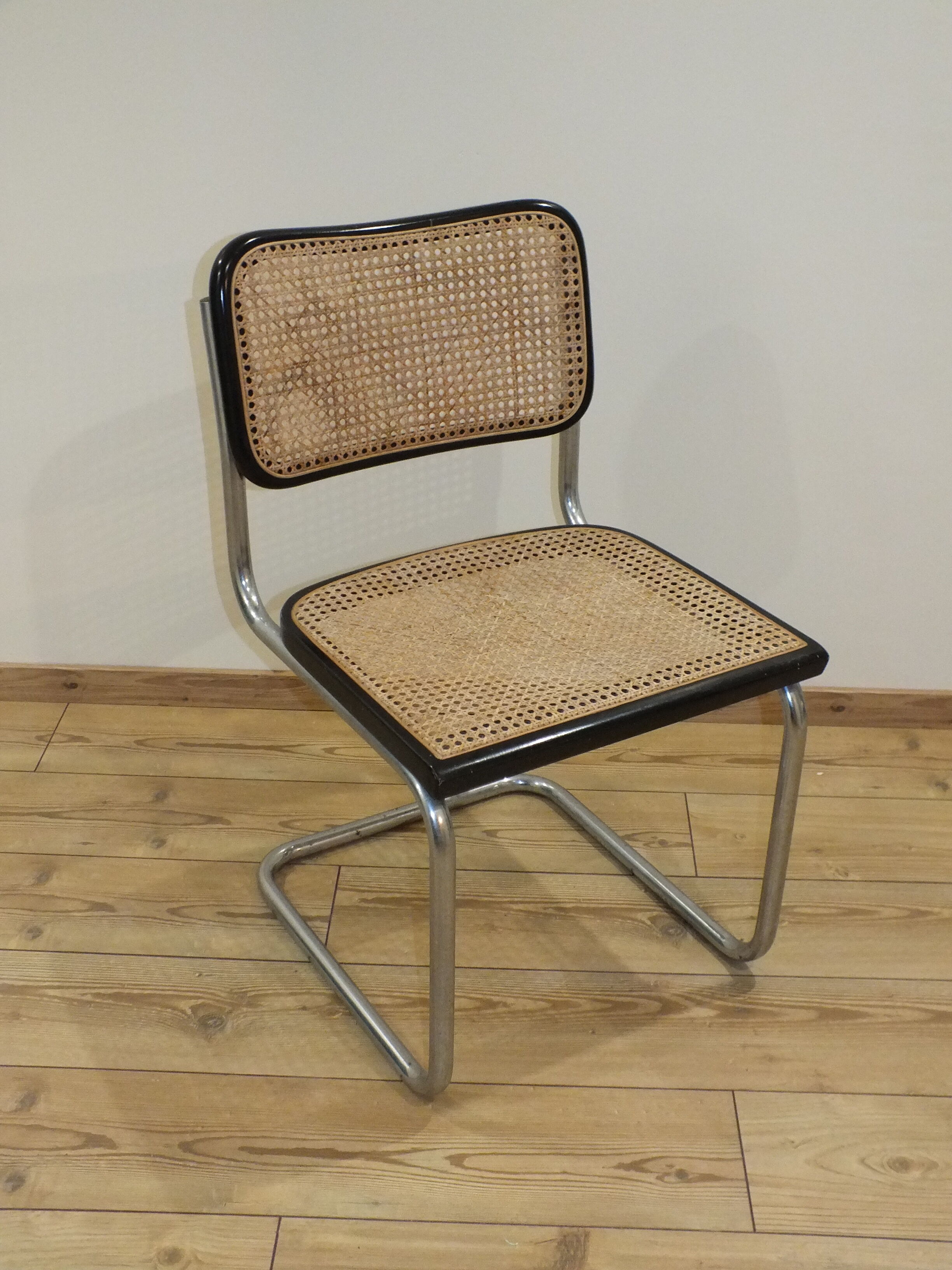 Cesca B32 black chair by Marcel Breuer