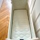 Lit bébé années 50 rénové et son matelas