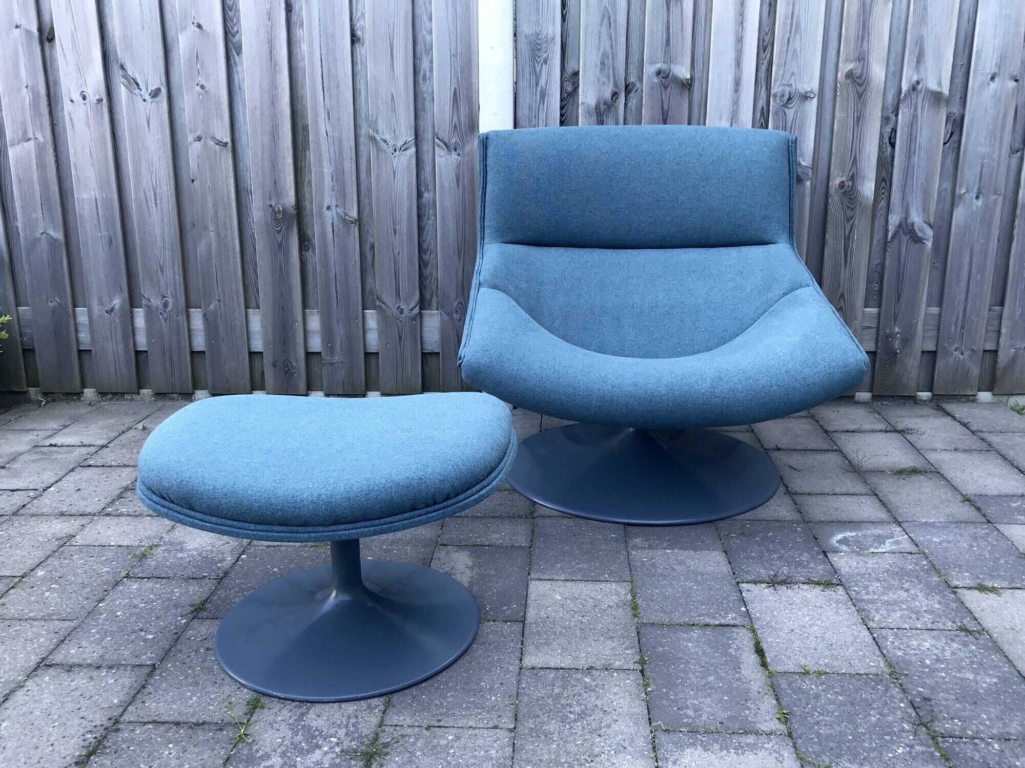 Artifort F520 armchair by Geoffrey Harcourt with P510 ottoman