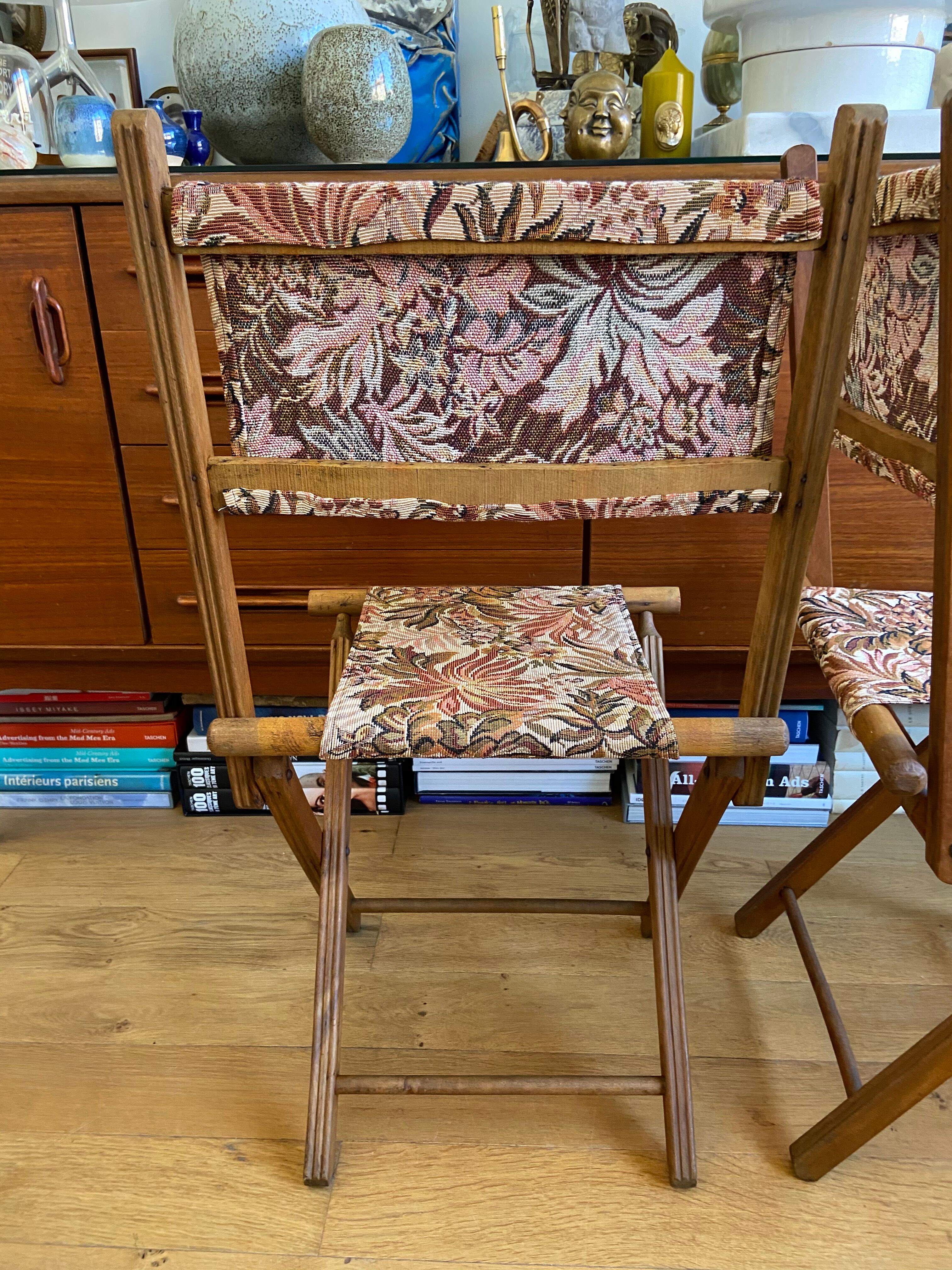 Pair of folding chairs