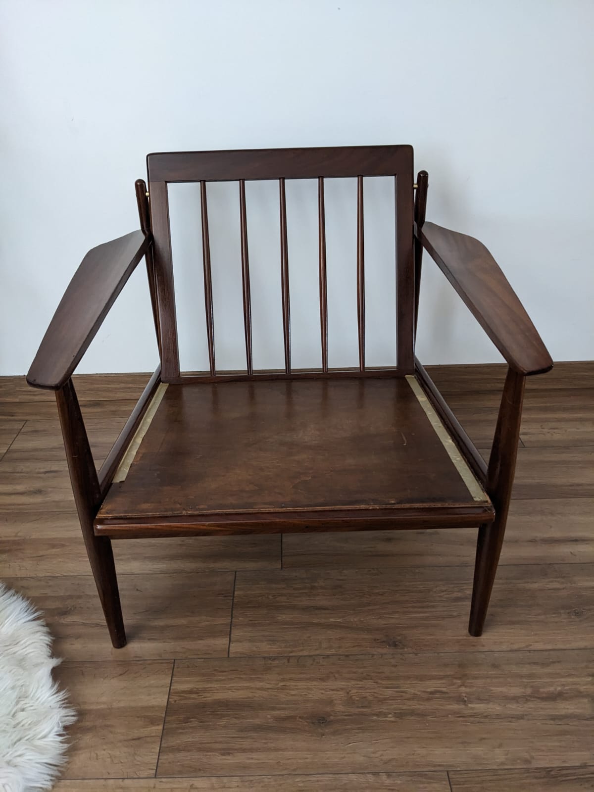 Scandinavian armchair Arne Vodder F135