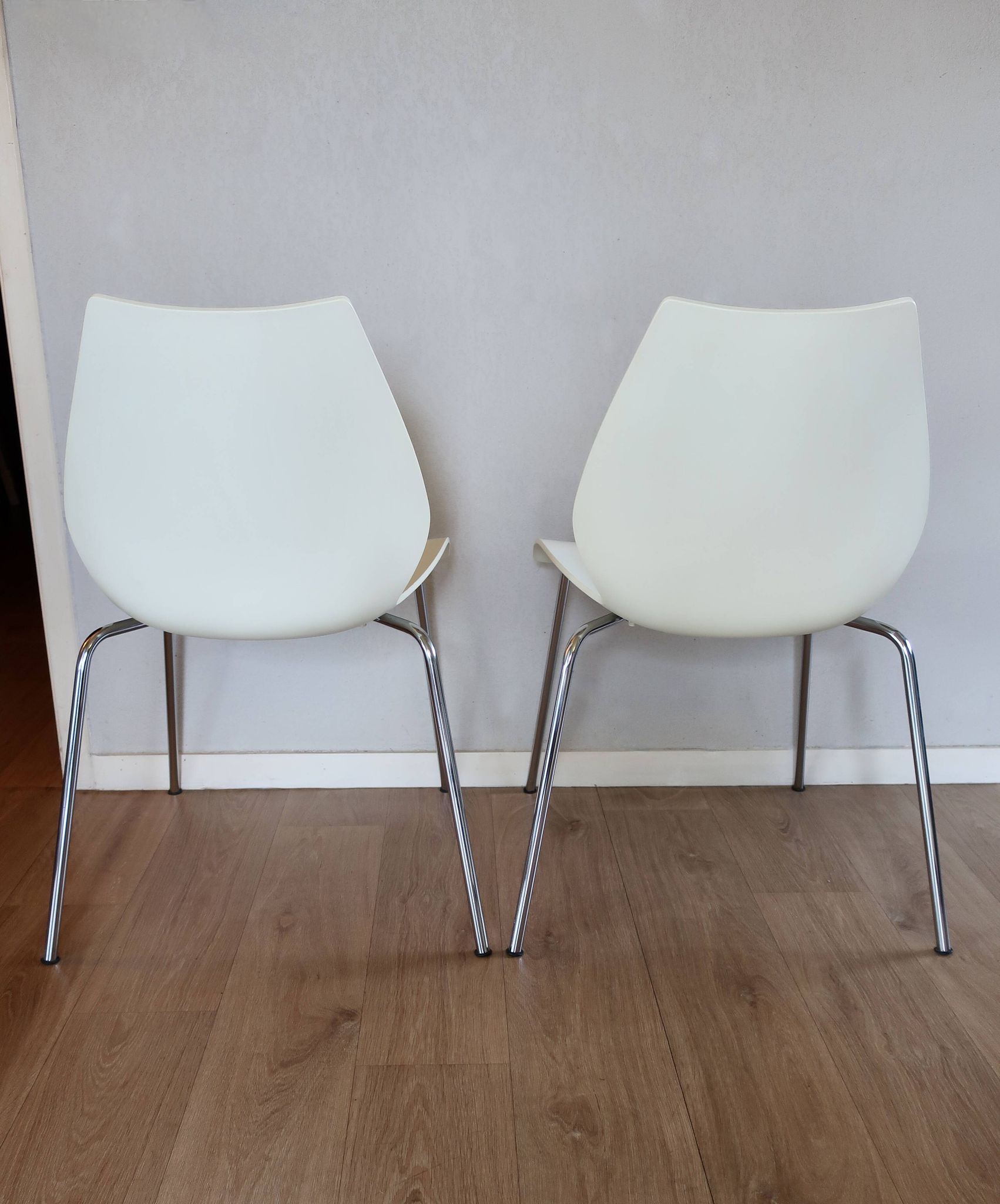 2 Maui chairs designed by Vico Magistretti for Kartell, in very good condition.