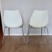 2 Maui chairs designed by Vico Magistretti for Kartell, in very good condition.