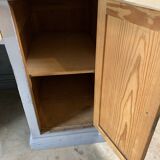 Pedestal desk or counter