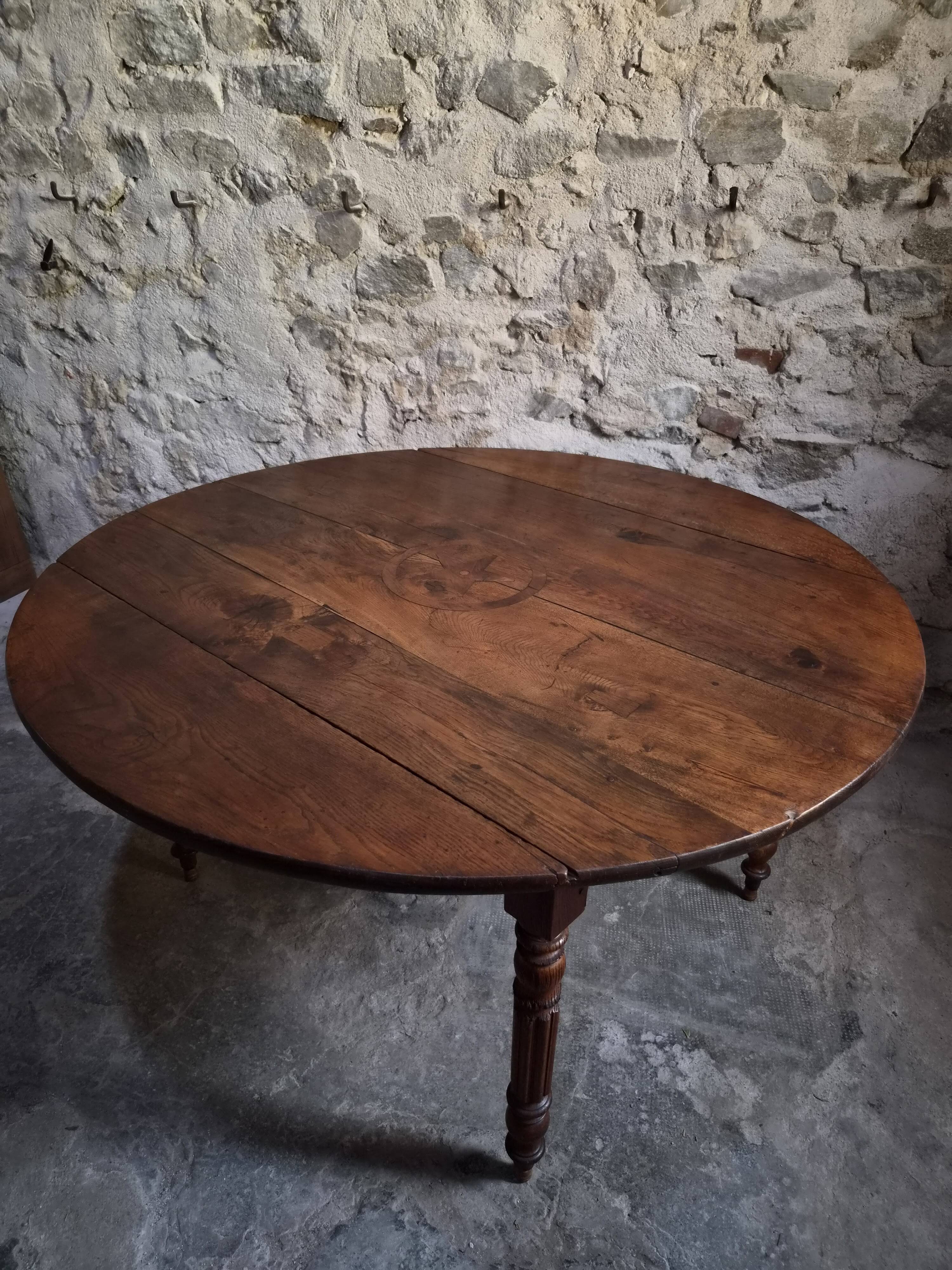Table à manger ronde pliante ancienne française en chêne | Marqueterie étoile | c. 1850–1880