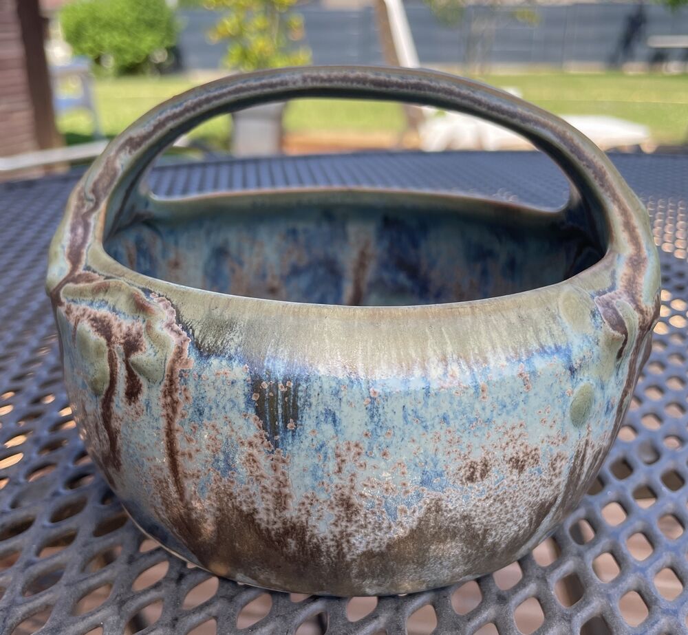 Empty pocket basket in denbac stoneware green blue brown office table dressing table decoration