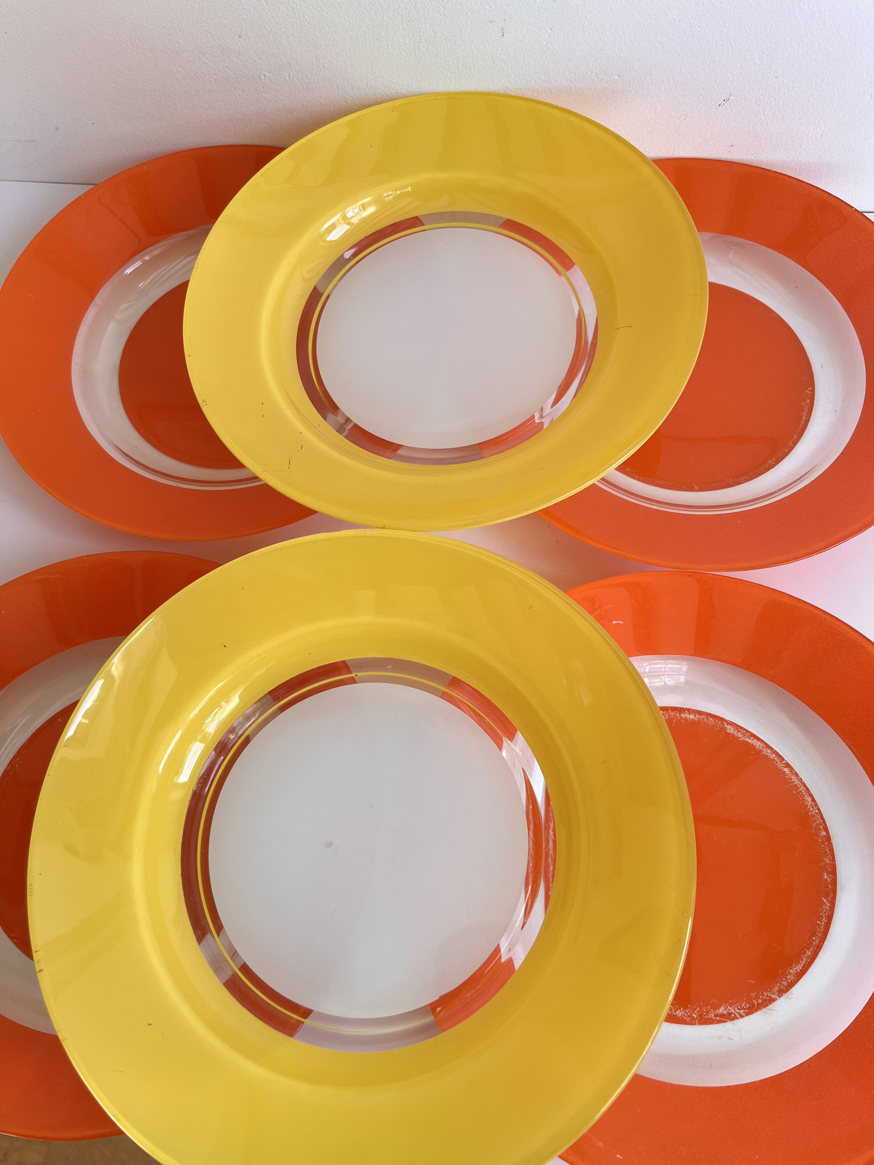 Coloured Duralex plates