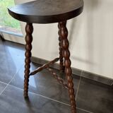 High tripod saddle stool