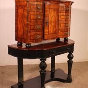 Cabinet allemand en noyer, XVIIIème siècle