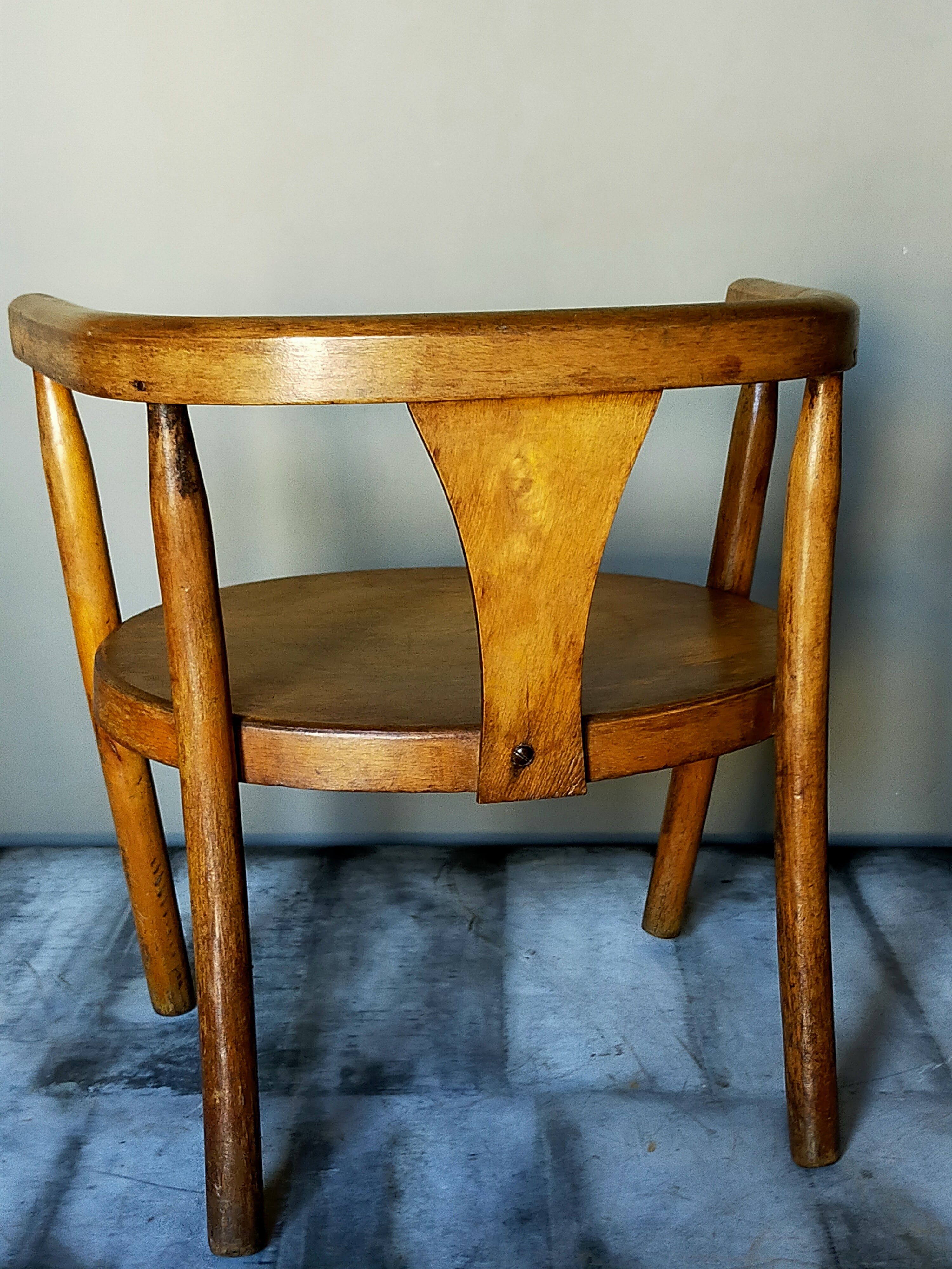 Children's chair in curved wood early 20th century