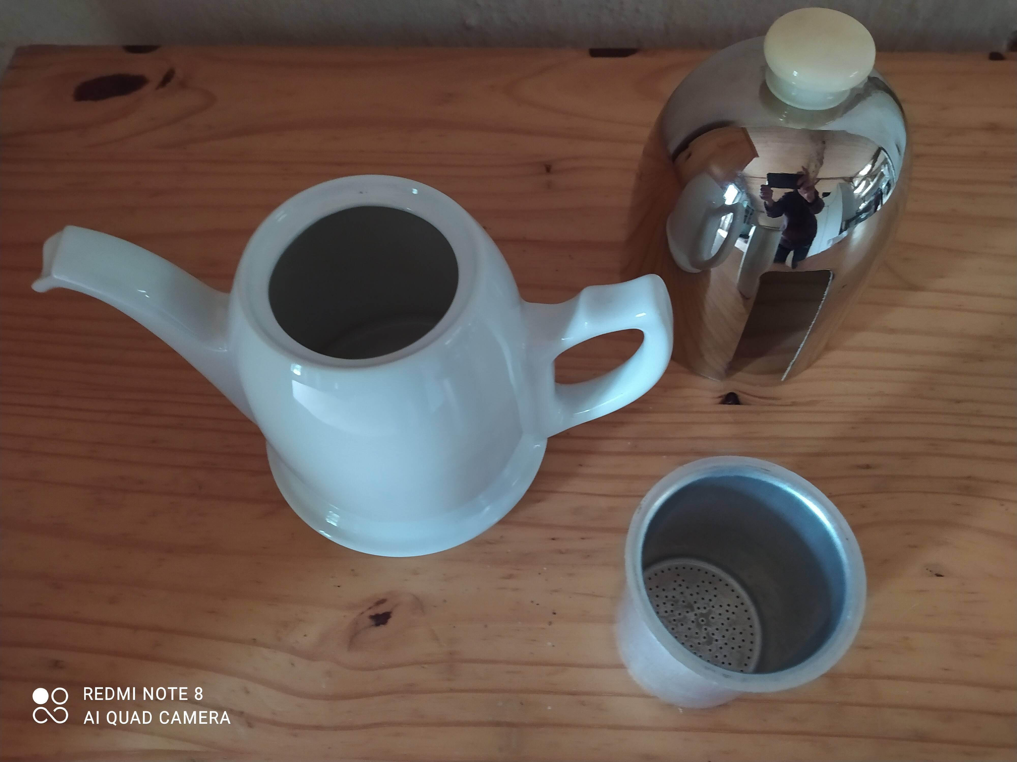 Porcelain teapot Nomar isotherm